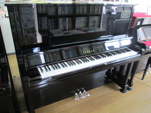 中古ピアノ　ヤマハ　UX30BL