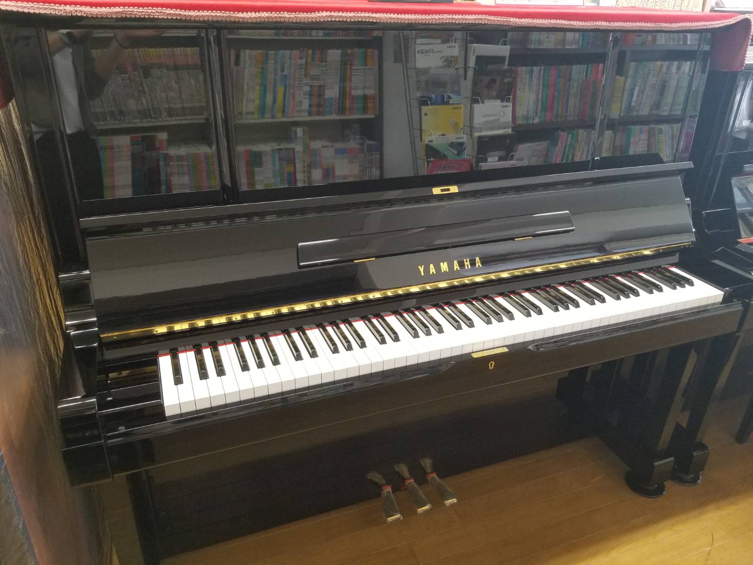 ヤマハ　中古ピアノ　UX-3