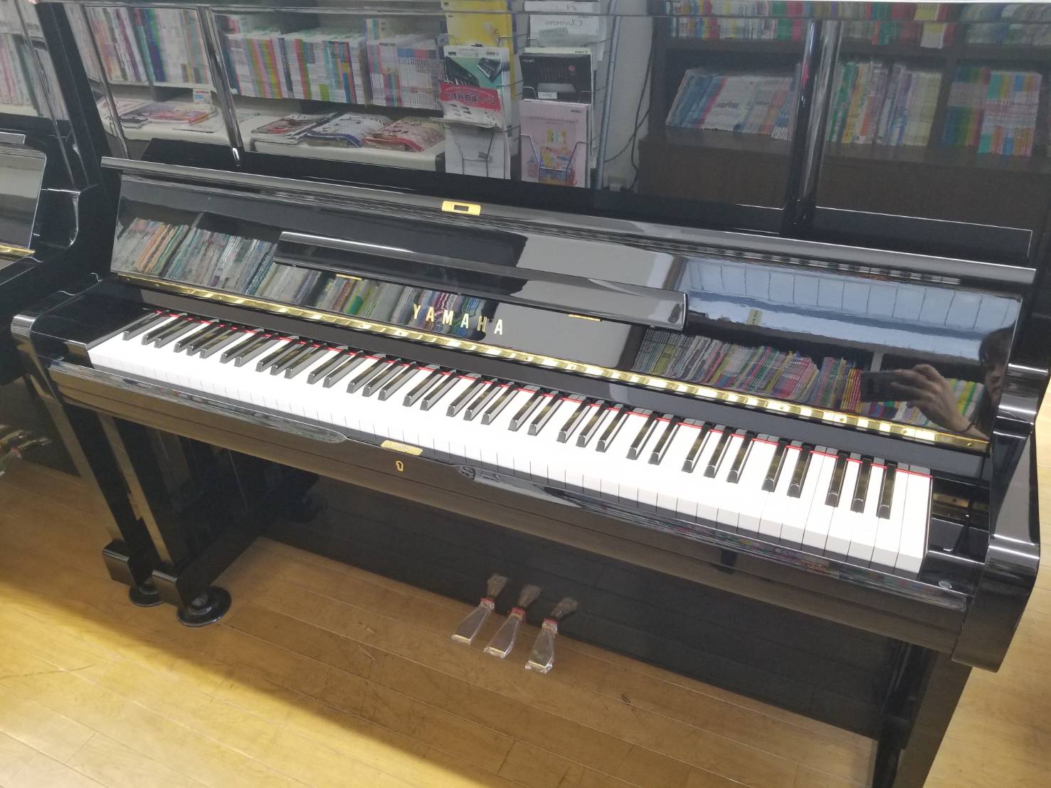 ヤマハ　中古ピアノ　UX-1