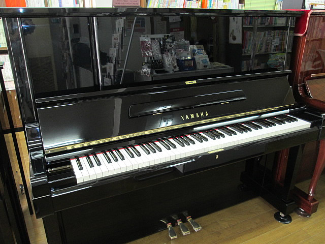中古ピアノ　ヤマハ UX-3